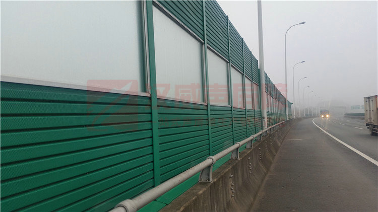 云南紅河州繞城高速組合透明隔音屏