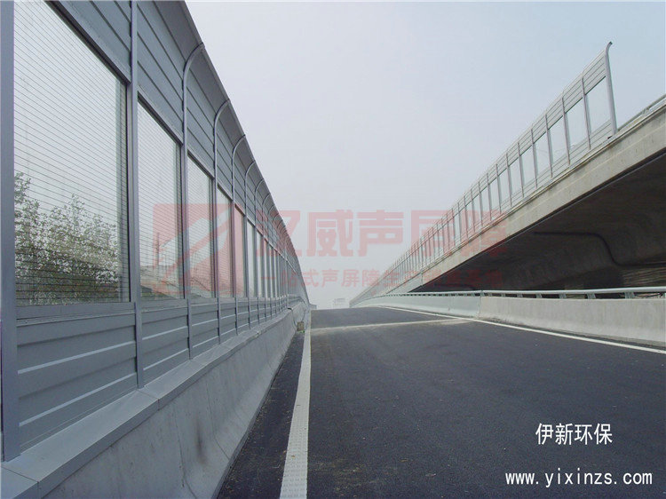 江西新余路橋無鉚焊式尖劈聲屏障