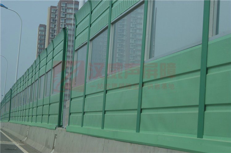 遼寧丹東繞城高速插板式隔音墻