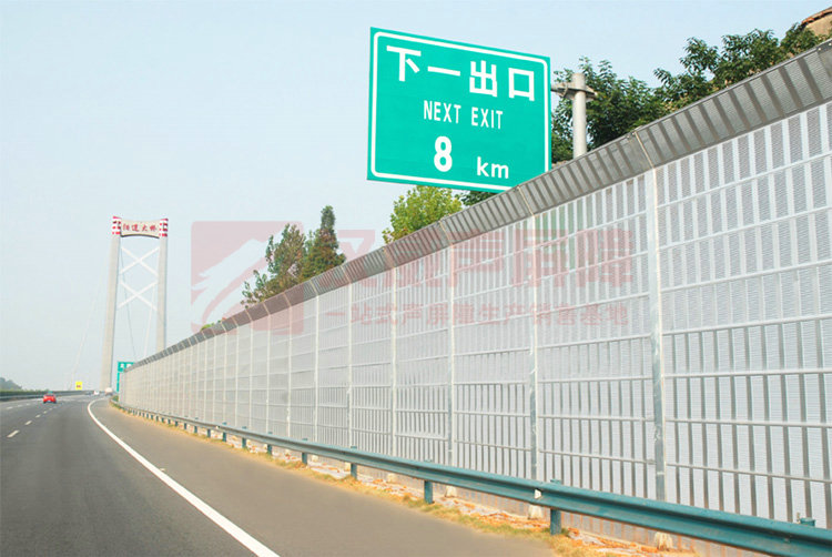  天津公路頂部降噪器隔音屏